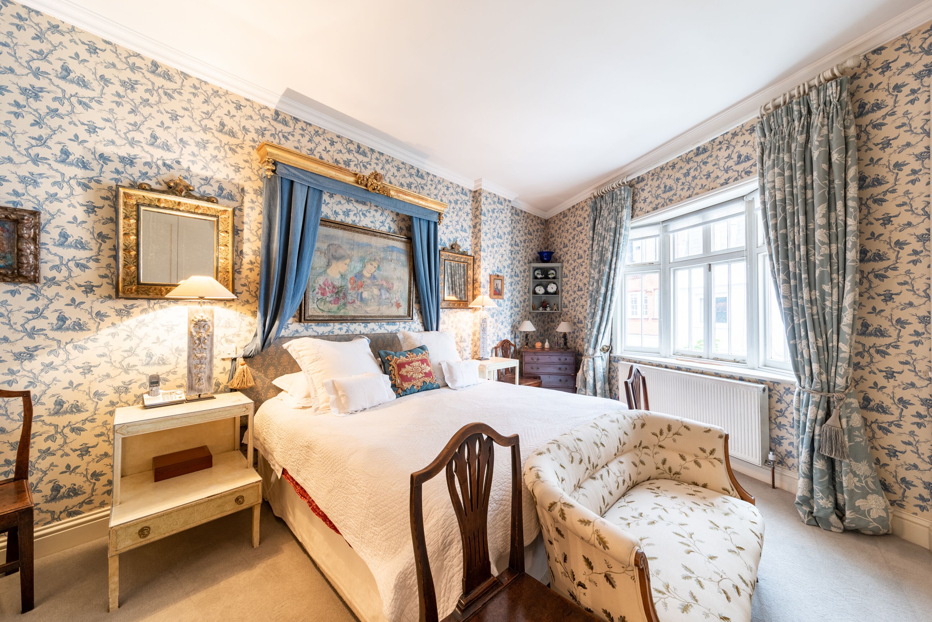 3 camere, una scrivania, ferro/asse da stiro, Wi-Fi gratuito