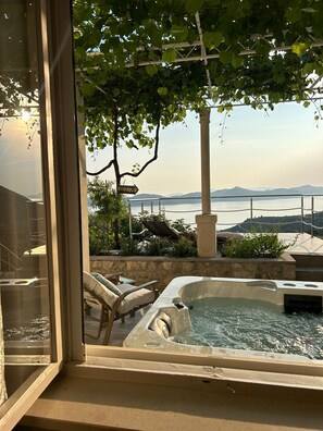 Interior - House Lilla with Private Hot Tub (Brsecine)