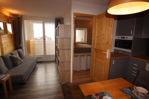 Interior - 100m from ski slopes, 5th floor, tv, ski locker, 28m², Val Thorens (Val Thorens)