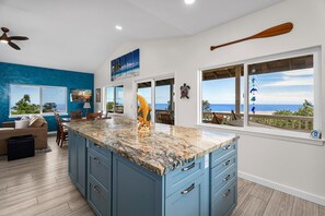 Interior - HALE LIO KAI: GORGEOUS HOME WITH POOL, HOT TUB & STUNNING OCEAN/SUNSET VIEWS (Kailua Kona)