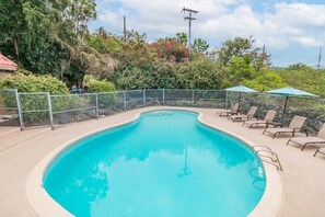 Pool - Kona Mansions#309 Top Floor,Beautiful, AC, Located in Heart of Town (Kailua Kona)