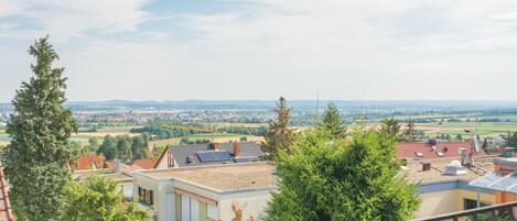 المنطقة المحيطة بالمنشأة