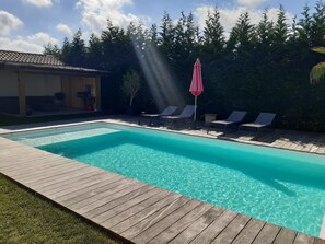 Piscina all'aperto, una piscina riscaldata