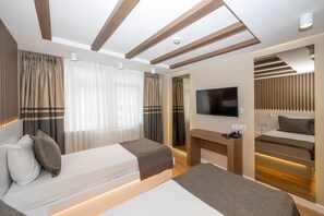 Deluxe-Zweibettzimmer | Kostenlose Minibar, schallisolierte Zimmer, kostenloses WLAN, Bettwäsche