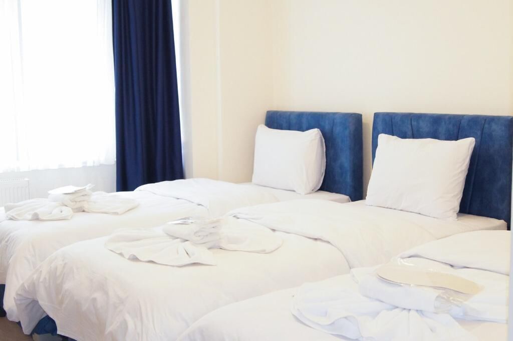Free minibar, soundproofing, free WiFi, bed sheets