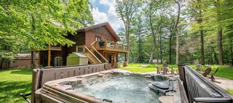 New! Dragonfly, Gems, and Dreams: Lake Area, Fireplace, Pool Table!