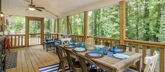 Lake Cottage + Party Dock + Fire Pit + Game Room + Loft