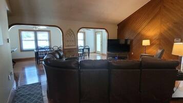 智能电视、电子游戏、乒乓球