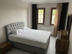 Soundproofing, iron/ironing board, free WiFi, bed sheets