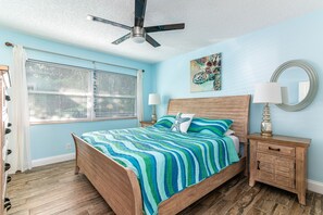 2 bedrooms, iron/ironing board, free WiFi, bed sheets - TROPICAL TRANQUILITY⭐Singer Island 2/2⭐ Pool & Spa⭐ Walk to the Ocean (West Palm Beach)