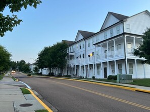 Exterior - Welcome Ole Miss Families 3/3.5 Totally Renovated Home for your weekend visits (Oxford)