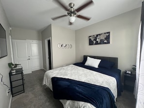 3 bedrooms, iron/ironing board, WiFi, bed sheets - Welcome Ole Miss Families 3/3.5 Totally Renovated Home for your weekend visits (Oxford)