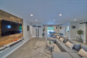 Smart TV, table tennis - Villa Athena | Basketball | Giant Chess | Fire Pit (Miami)