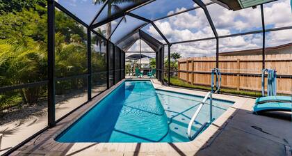 Luxury Spacious Home Pool, Boat Dock Gulf Access! Fits up to 12 people