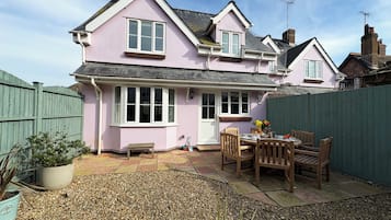 Cottage | Outdoor dining