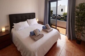 3 chambres, fer et planche à repasser, Wi-Fi gratuit, draps fournis