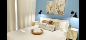 3 bedrooms, desk, free WiFi, bed sheets
