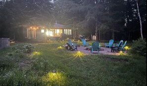 Property grounds - Northern Escape to Muskoka - Waterfront Cottage in the trees - Casa Riverside (Huntsville)