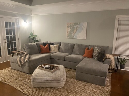 Coastal Getaway-Lovely 2 Bedroom Condo with a Pool