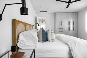 4 Schlafzimmer, Schreibtisch, Bügeleisen/Bügelbrett, WLAN