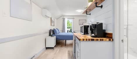 1 slaapkamer, een strijkplank/strijkijzer, wifi, beddengoed