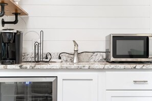 Microwave, coffee/tea maker, cookware/dishes/utensils - NEW Downtown Front Street Suite 2 (Traverse City)