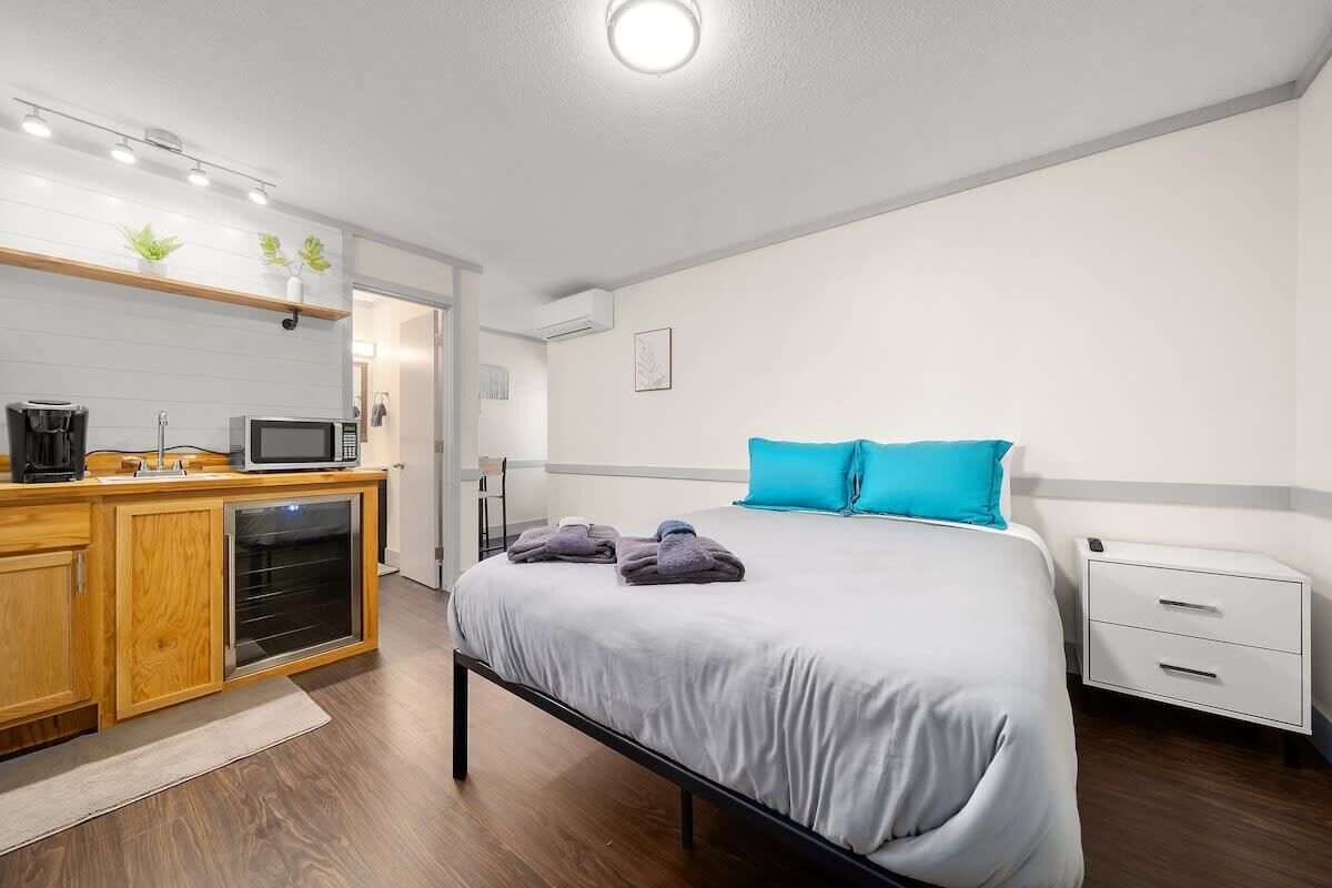 1 habitación, tabla de planchar con plancha, wifi y ropa de cama 