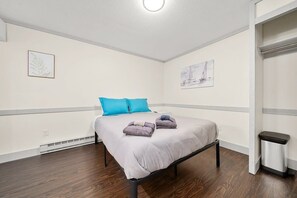 1 bedroom, iron/ironing board, WiFi, bed sheets