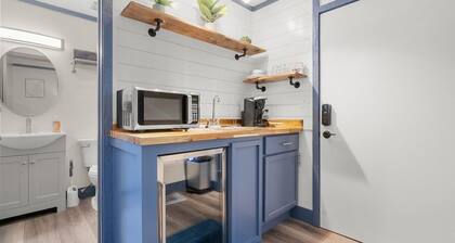 NEW 1 Bed Front Street Suite 5