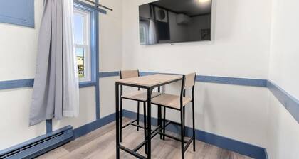 NEW 1 Bed Front Street Suite 5
