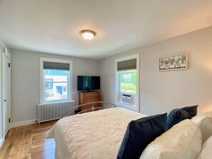 2 slaapkamers, een strijkplank/strijkijzer, gratis wifi, beddengoed
