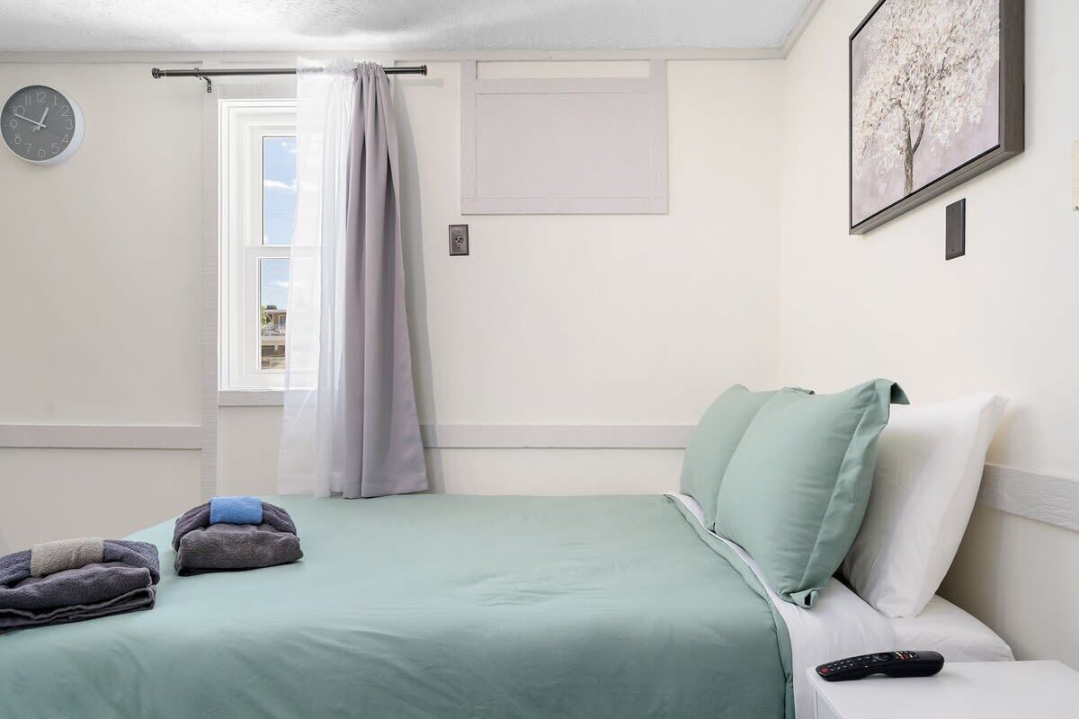 1 bedroom, iron/ironing board, WiFi, bed sheets