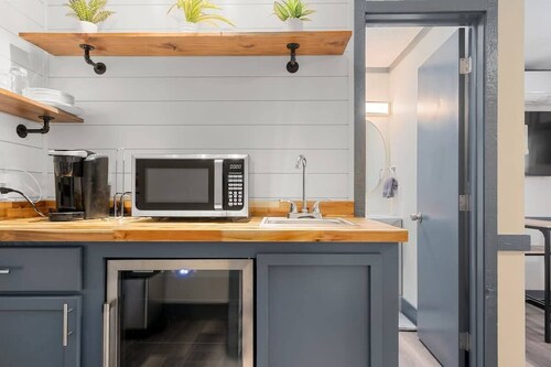 NEW 1 Bed Front Street Suite 7