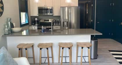 Full Kitchen & Laundry in Large Condo- Very Clean!