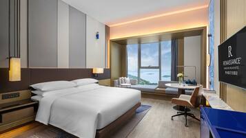 Down comforters, minibar, in-room safe, desk