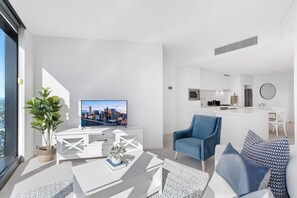 TV - 52nd Floor with Panoramic Views of Brisbane City (Brisbane City)