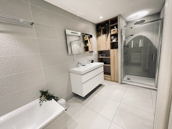Hair dryer, towels