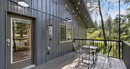 Timberland Perch | Contemporary Lake Living