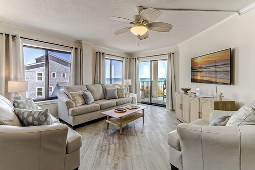 Oceanfront Balcony Views, Pool,  STEPS to Beach, Restaurants, Shops