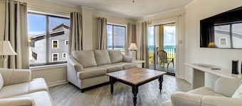 Oceanfront Balcony Views, Pool, STEPS to Beach, Restaurants, Shops