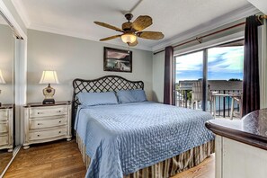 1 bedroom, free WiFi, bed sheets - Ocean Views, Balcony, Pool,  STEPS to Beach Restaurants Shops (Wrightsville Beach)