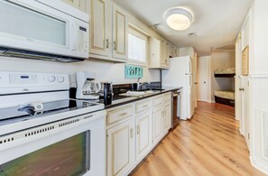 Fridge, microwave, oven, stovetop - Ocean Views, Balcony, Pool,  STEPS to Beach, Restaurants, Shops (Wrightsville Beach)