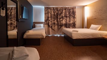 Quadruple Room, Non Smoking | Premium bedding, desk, iron/ironing board, free cribs/infant beds