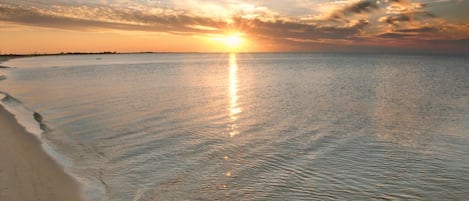 靠近海滩