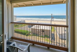 Interior - Oceanfront Condo - Top Floor - Fireplace! (Lincoln City)