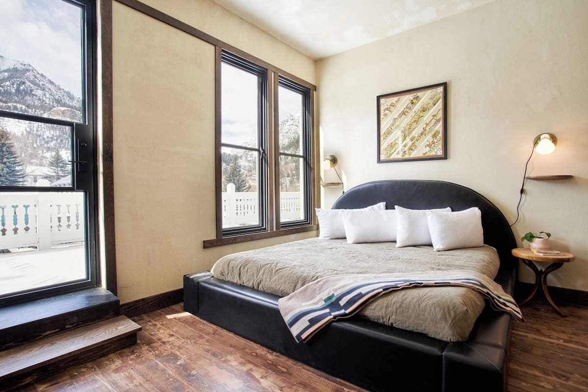 Balcony Suite East | 1 slaapkamer, luxe beddengoed, bedden met traagschuimmatras