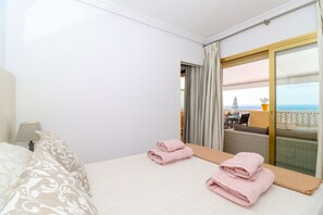 Iron/ironing board, free WiFi, bed sheets