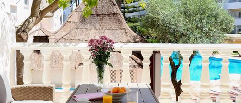 تناول الطعام بالخارج