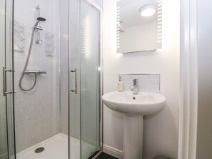 Cottage | Kamar mandi | Shower
