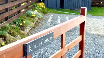 Cottage | Property grounds